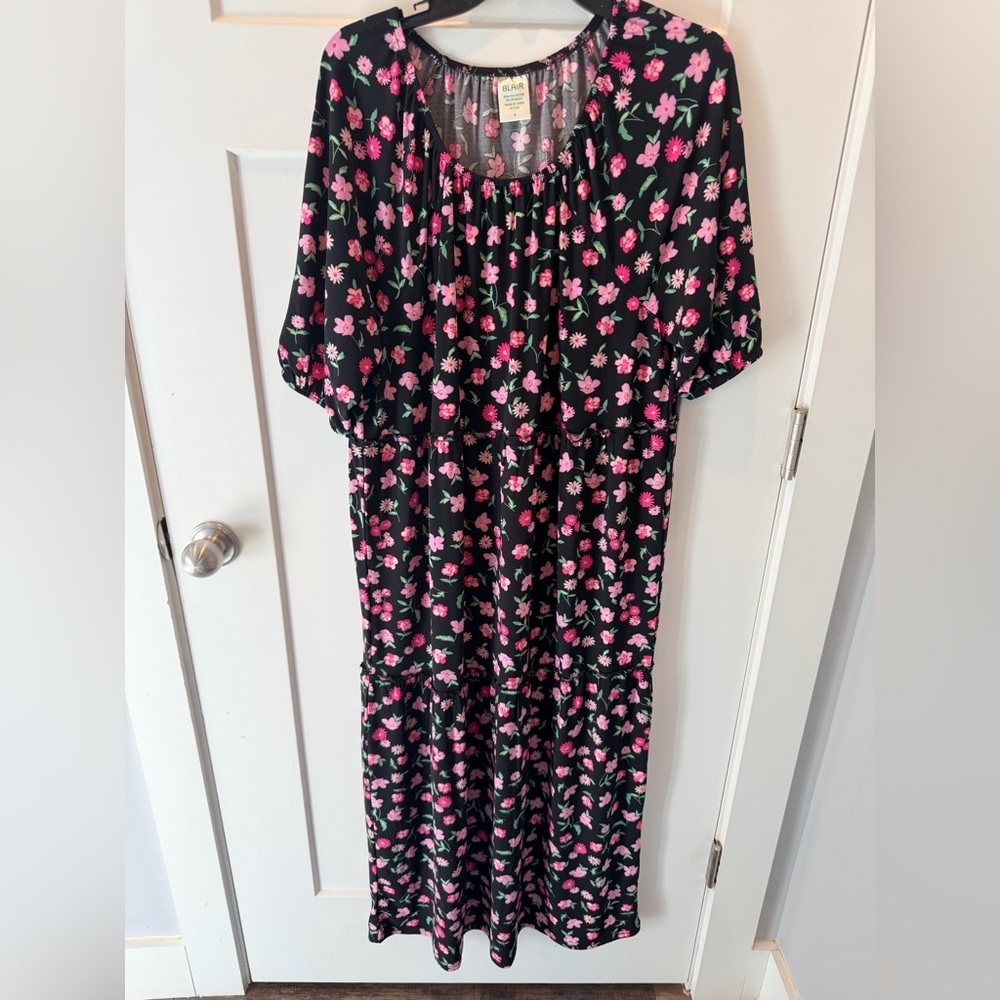 Blair Floral Midi Dress Large Black Pink Short Sleeve Flowy Tiered